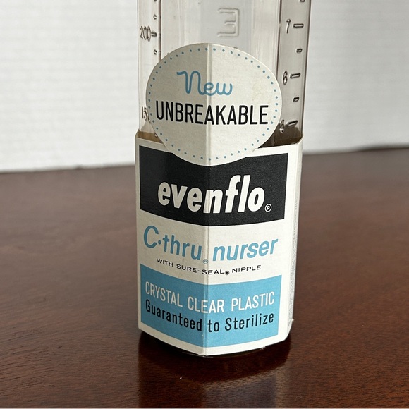 Three Vintage evenflo Baby Bottle Nursing Units (2 With Original Packaging) - Picture 8 of 13